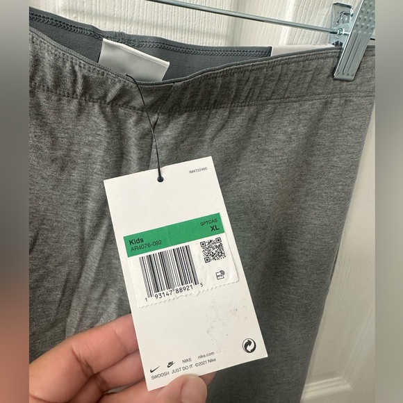 Nike NSW Swoosh Tights Big Kids girls gray Leggings | Kids size XL - Picture 2 of 7